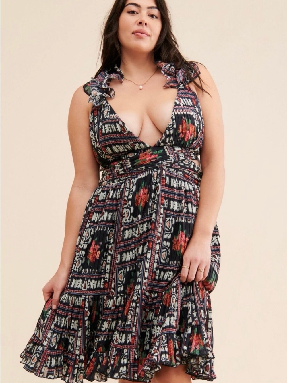 NWT Black Floral V-Neck Tiered Midi Dress with Tie Shoulders